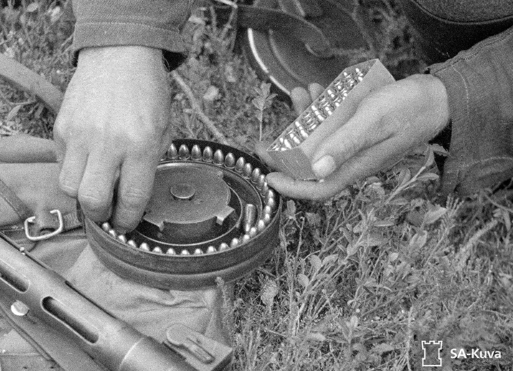 suomi-konepistoolin lipas